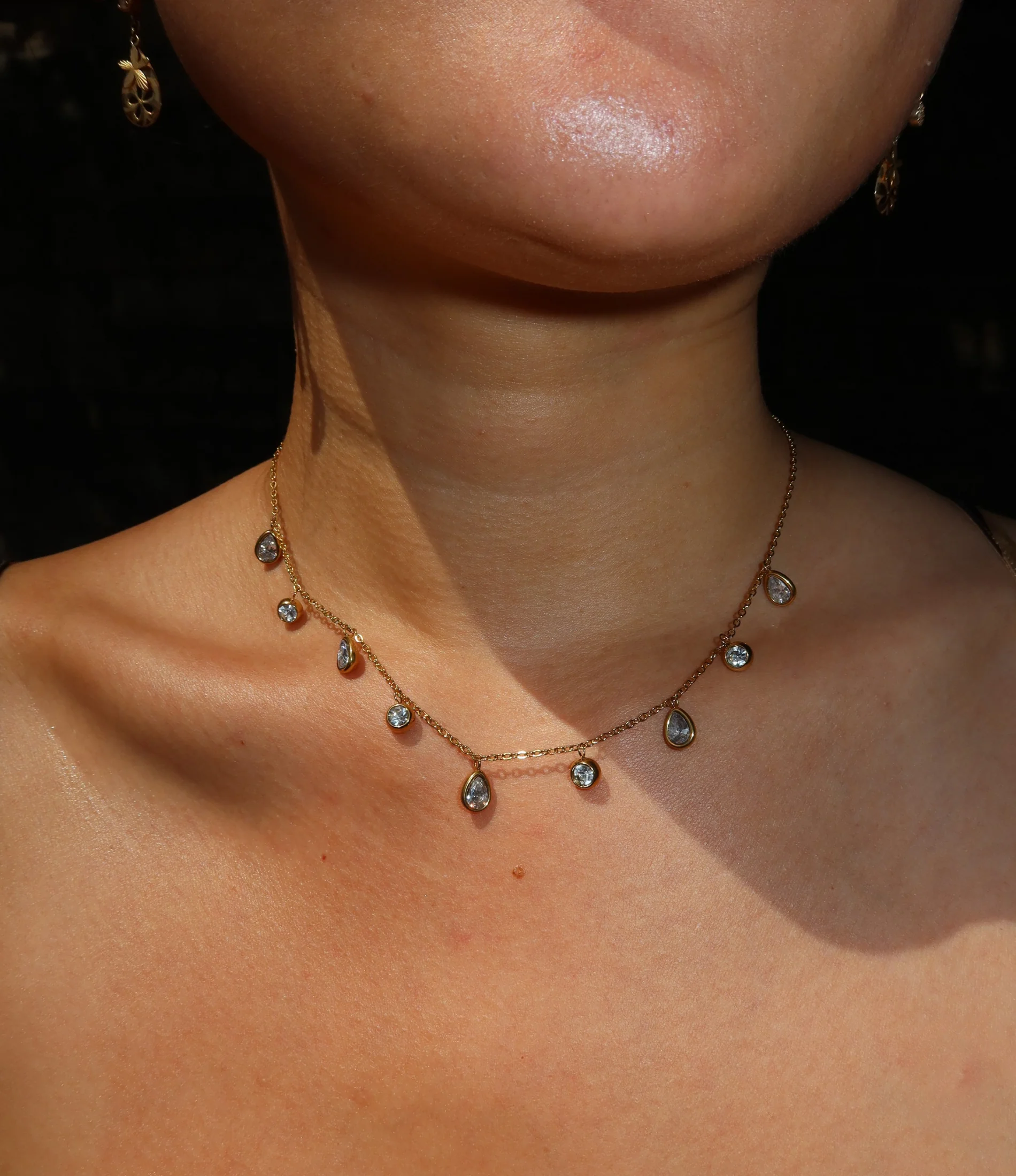 DIANA NECKLACE IN WHITE - Image 2