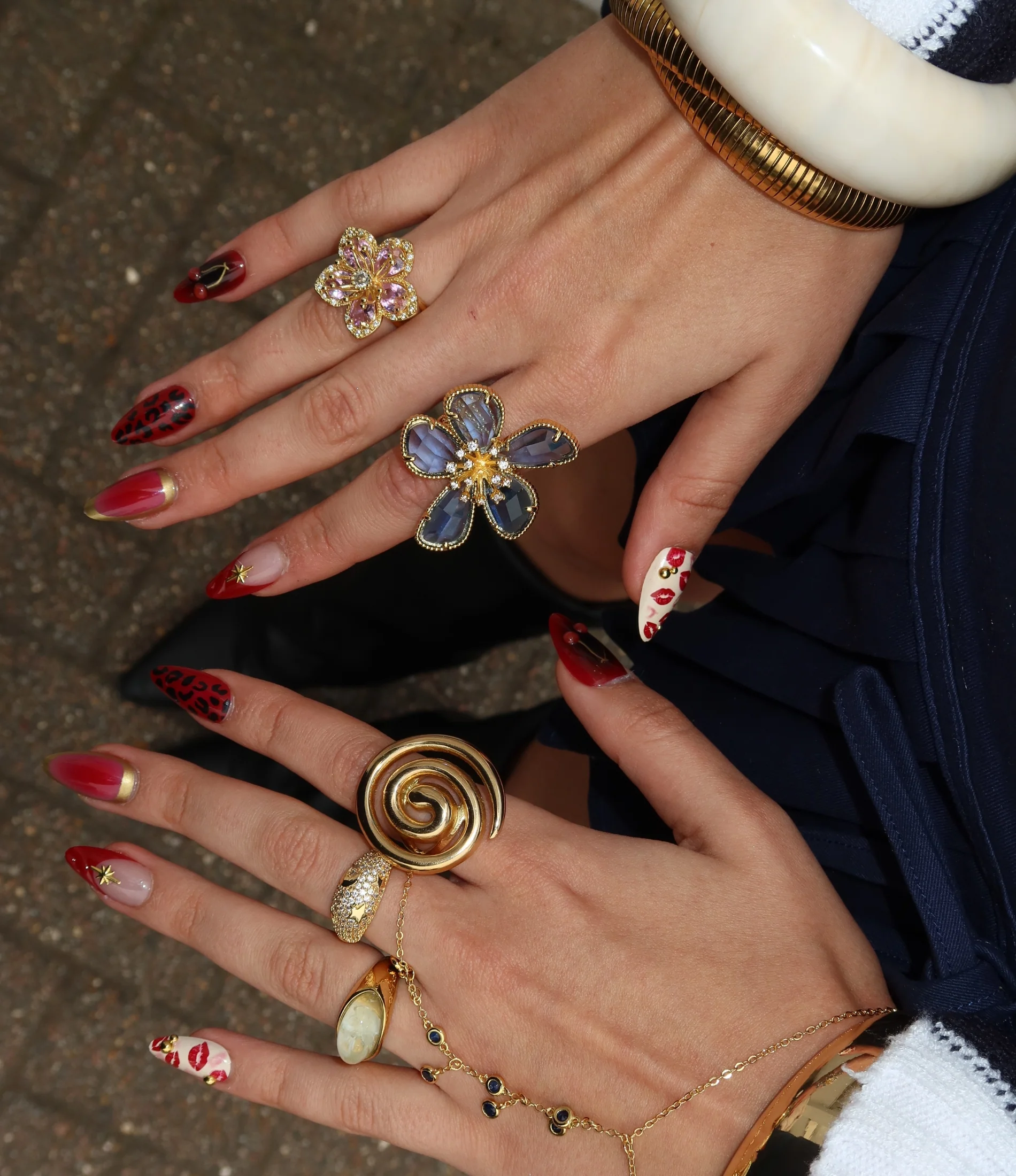 JULY FLOWER RING - Image 4