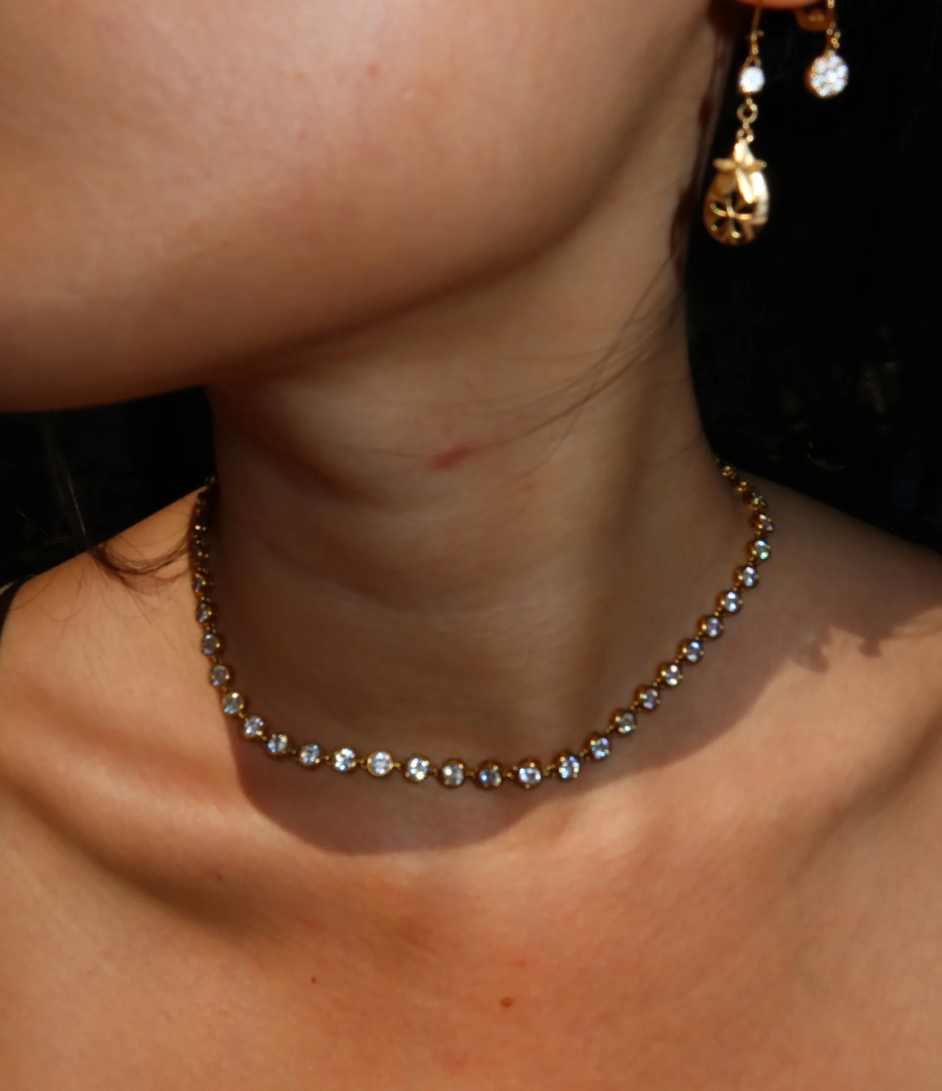 VIVIAN TENNIS NECKLACE IN WHITE - Image 4